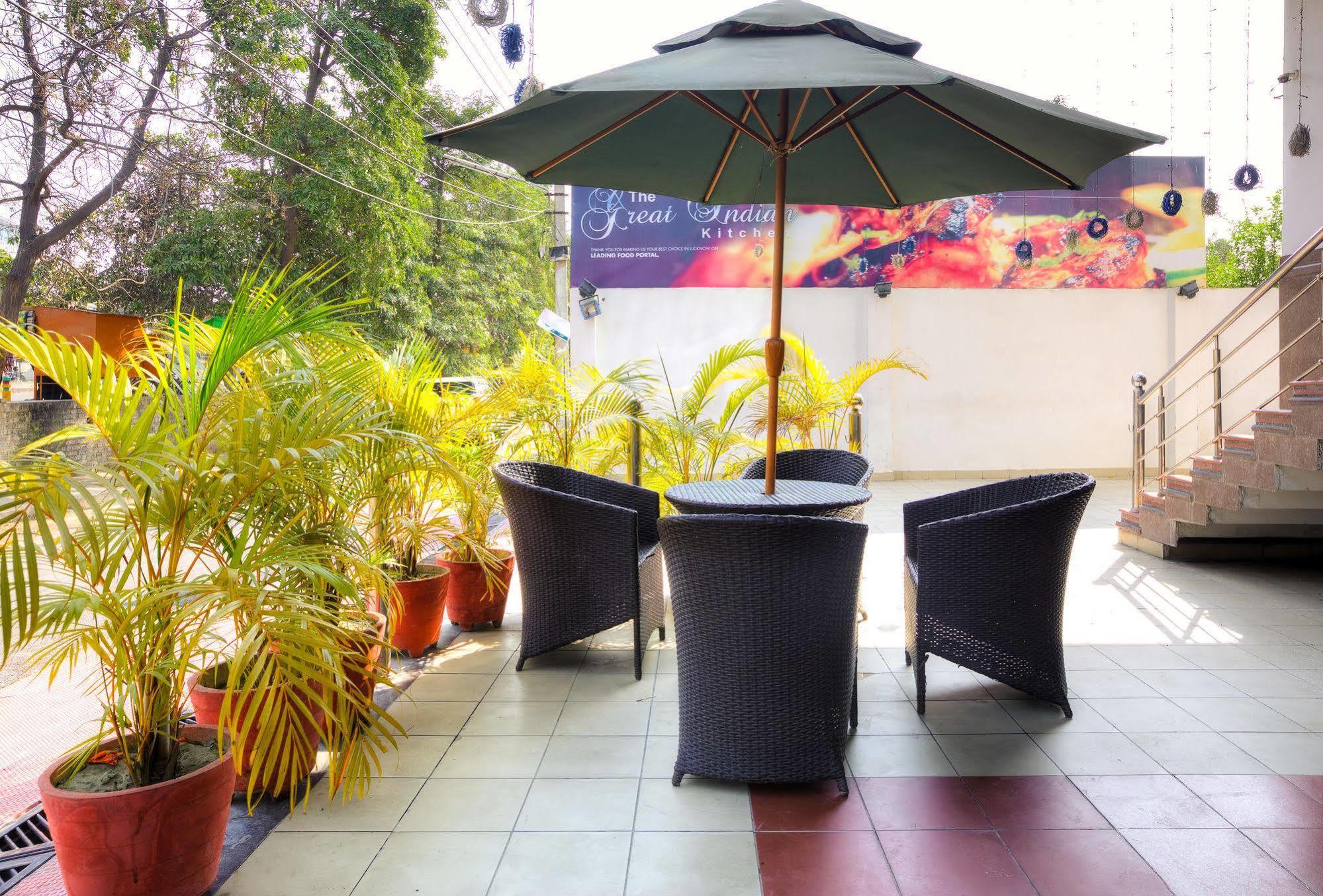 Treebo Shivam Inn Near Singapore Mall Lucknow Extérieur photo