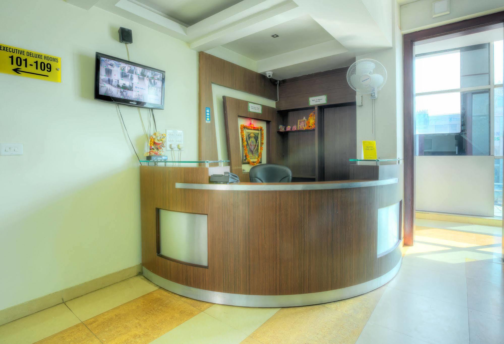 Treebo Shivam Inn Near Singapore Mall Lucknow Extérieur photo